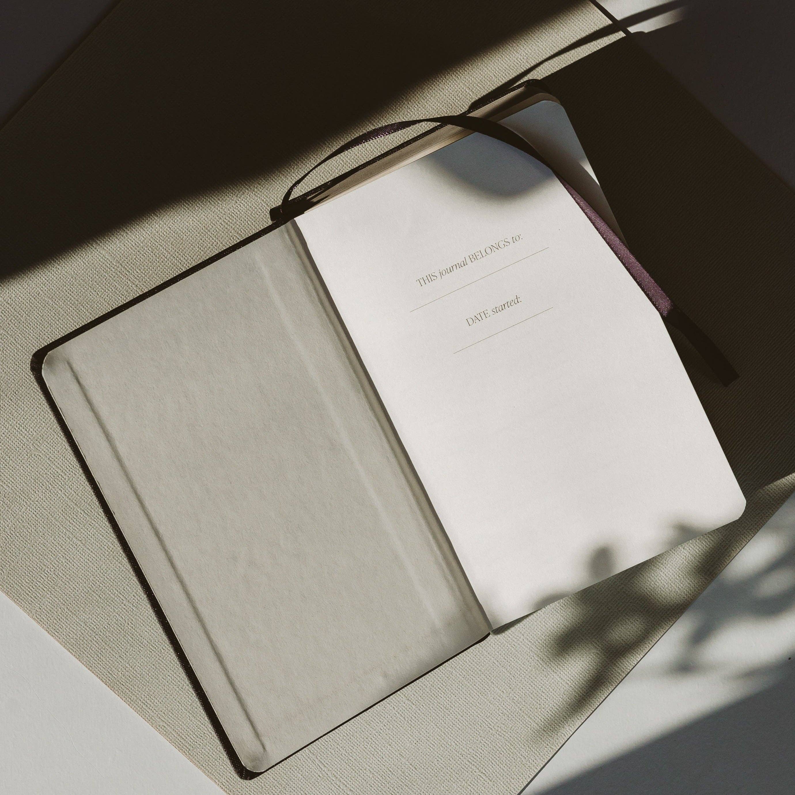 &#39;One Line A Day&#39; Fabric Journal (Black)